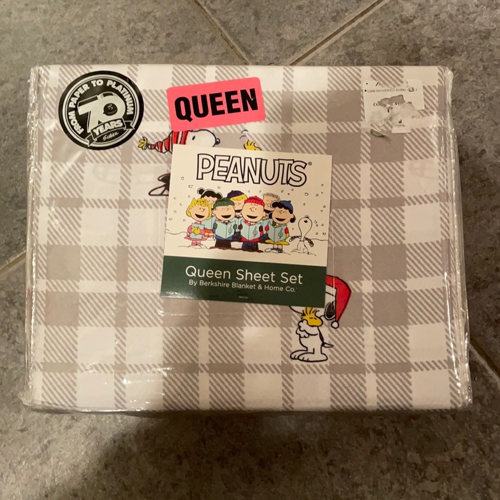 Peanuts snoopy Woodstock sledding plaid queen sheets